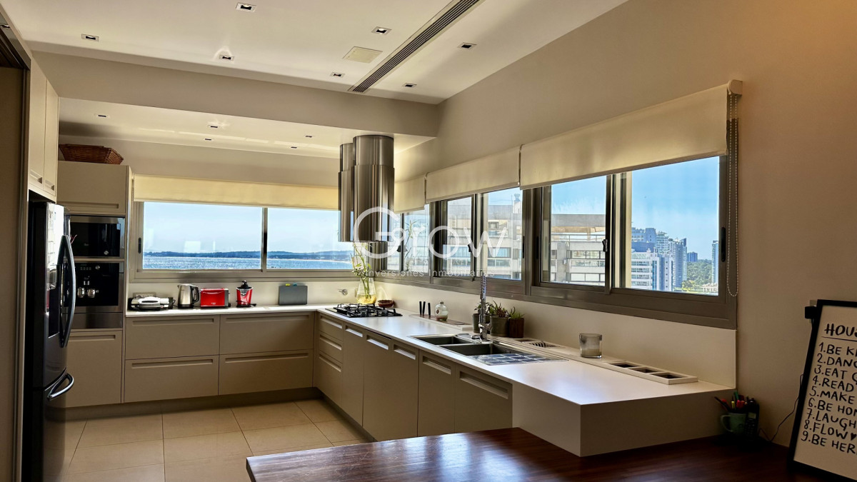 Apartamento ID.3529 - Venta Apartamento 5 dormitorios en suite brava