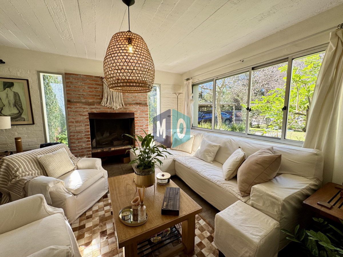 Casa ID.1111 - Venta Casa 4 Dormitorios Pinares Punta del Este