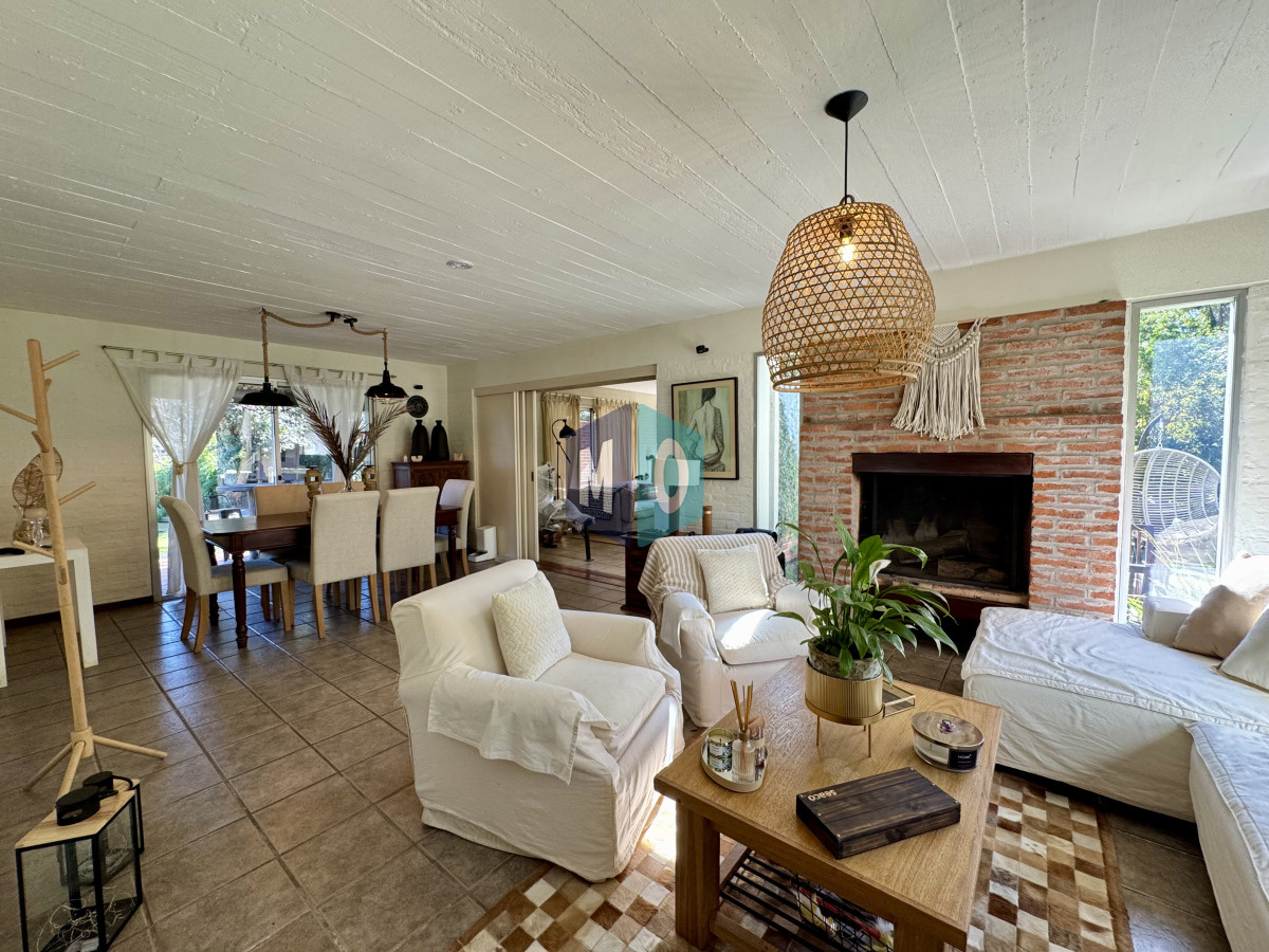 Casa ID.1111 - Venta Casa 4 Dormitorios Pinares Punta del Este