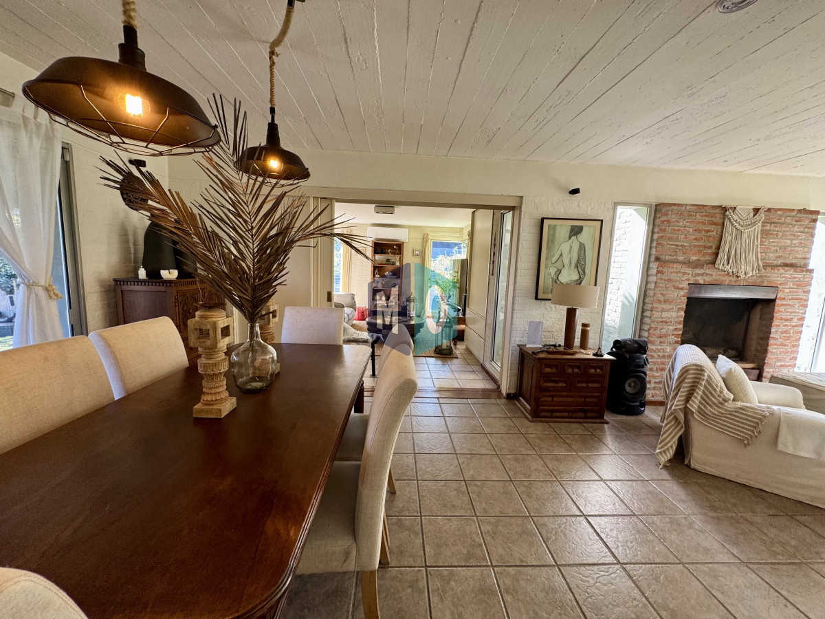 Casa ID.1111 - Venta Casa 4 Dormitorios Pinares Punta del Este