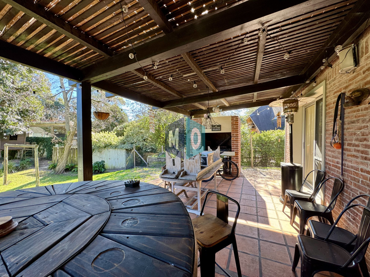 Casa ID.1111 - Venta Casa 4 Dormitorios Pinares Punta del Este