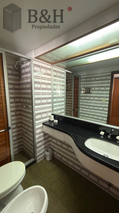 Apartamento ID.6346 - Venta Apartamento 2 Dormitorios y Dependencia Península Punta del Este