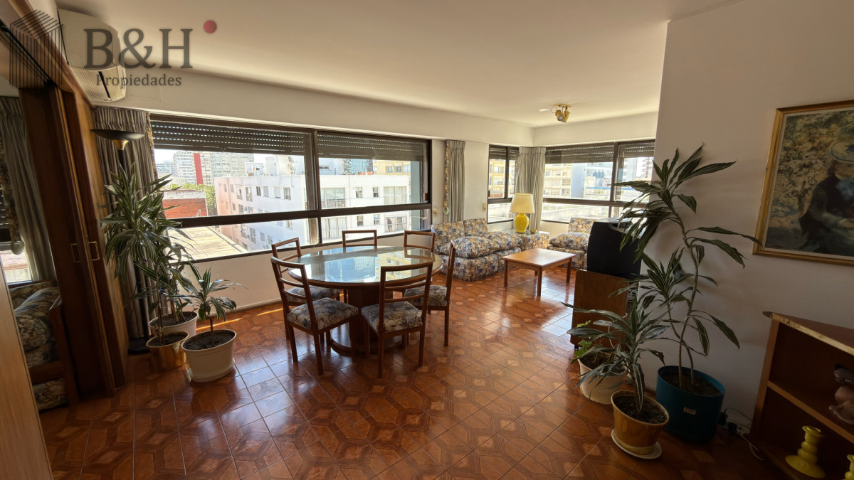 Apartamento ID.6346 - Venta Apartamento 2 Dormitorios y Dependencia Península Punta del Este