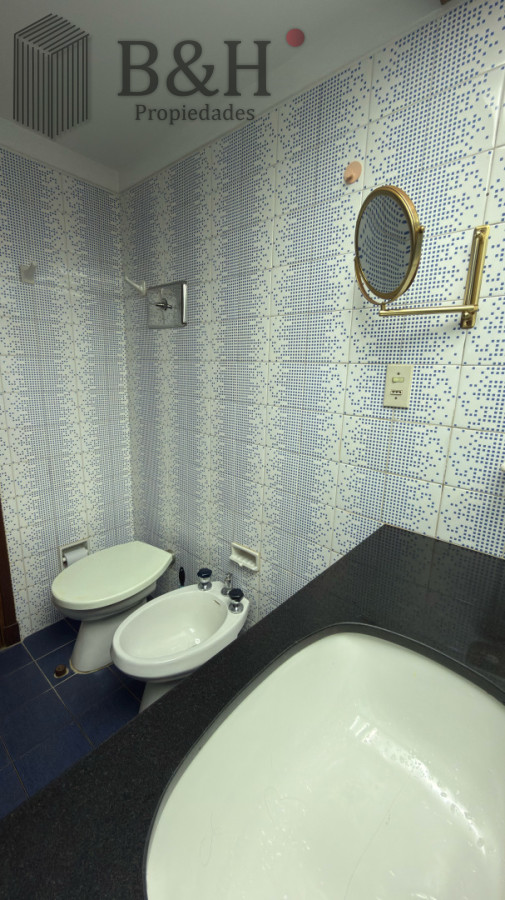 Apartamento ID.6346 - Venta Apartamento 2 Dormitorios y Dependencia Península Punta del Este