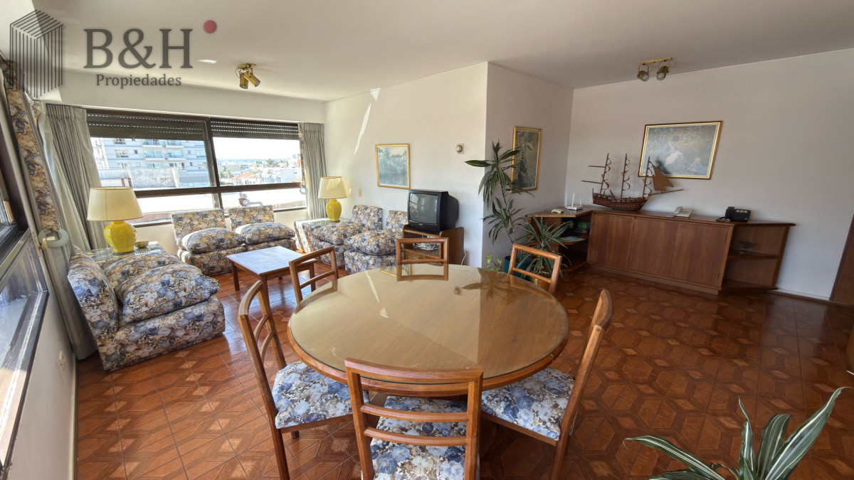 Apartamento ID.6346 - Venta Apartamento 2 Dormitorios y Dependencia Península Punta del Este