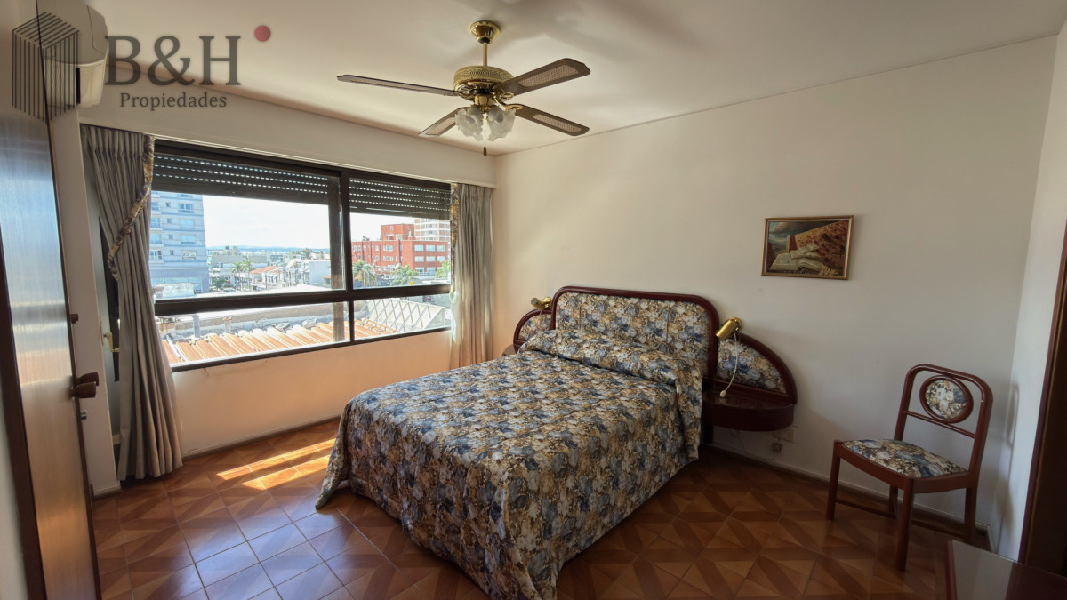Apartamento ID.6346 - Venta Apartamento 2 Dormitorios y Dependencia Península Punta del Este