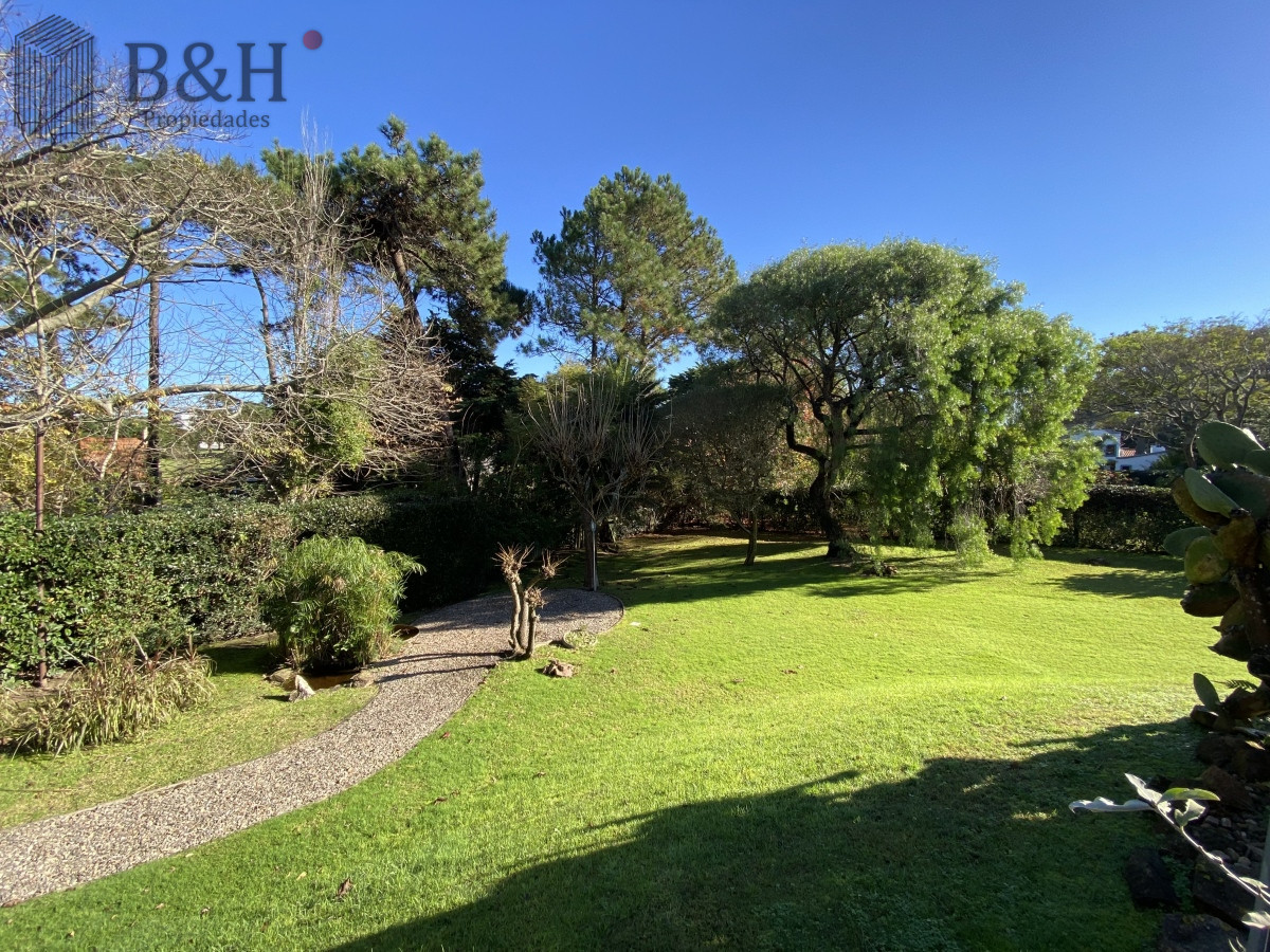 Casa ID.2981 - Casa Venta 2 dormitorios + servicio Punta del Este
