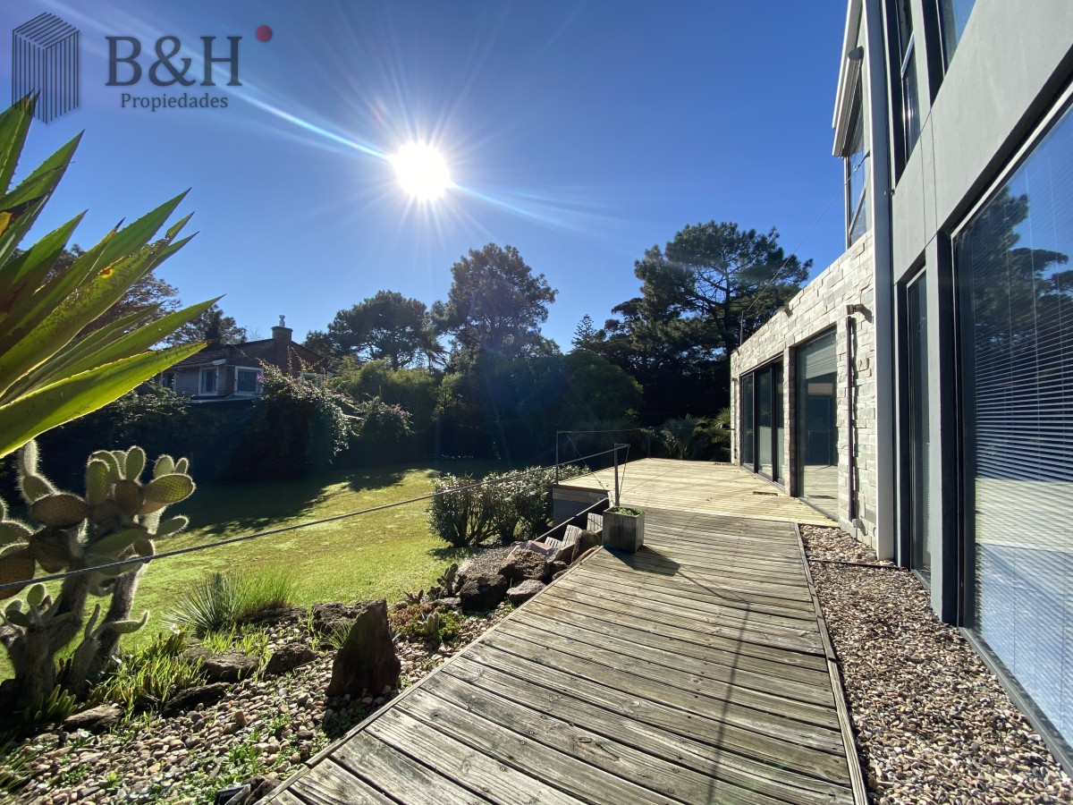 Casa ID.2981 - Casa Venta 2 dormitorios + servicio Punta del Este