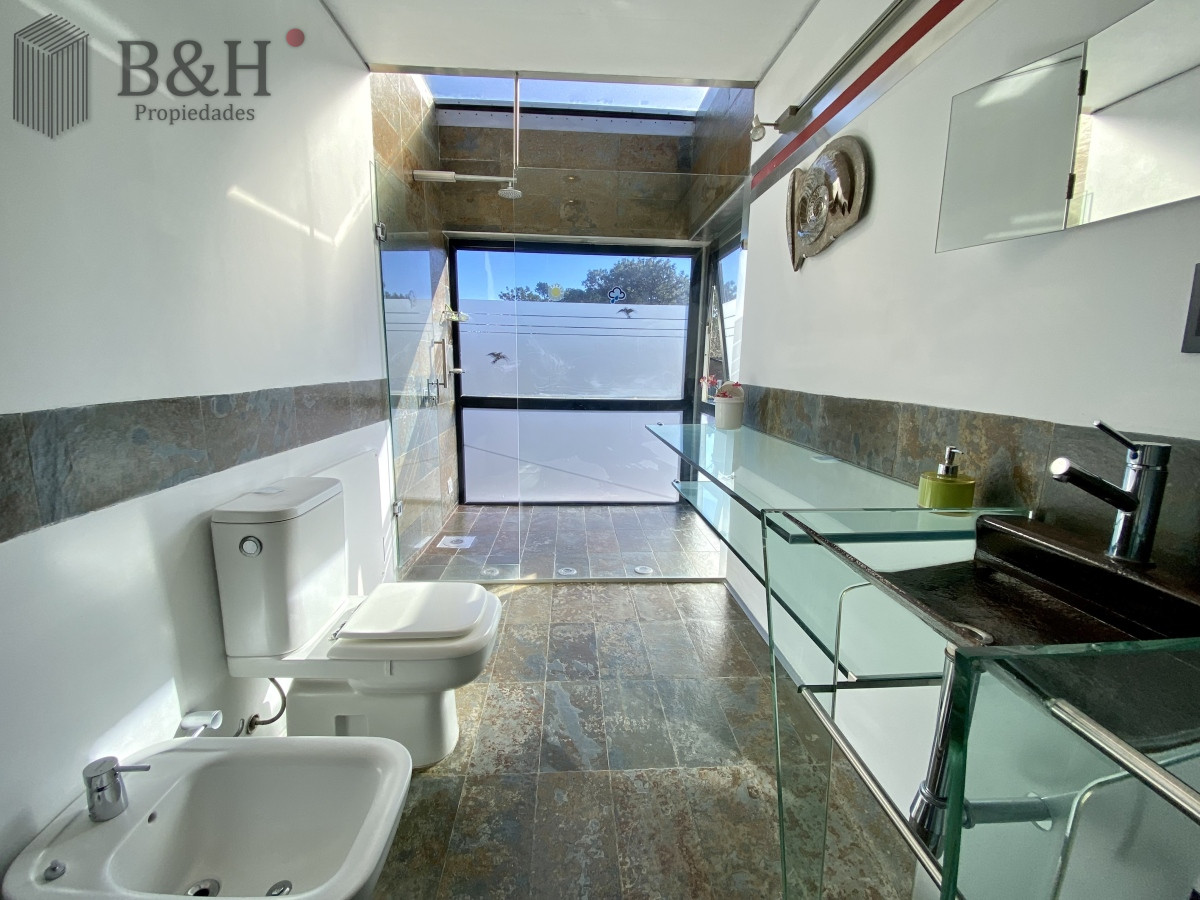 Casa ID.2981 - Casa Venta 2 dormitorios + servicio Punta del Este