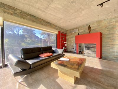 Casa Venta 2 dormitorios + servicio Punta del Este