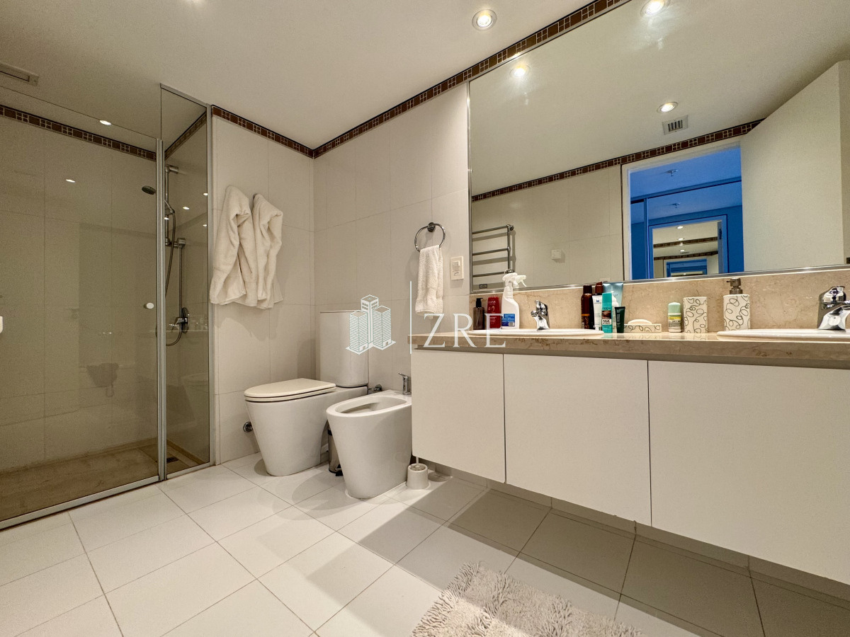 Apartamento ID.17 - Venta Apartamento 2 dormitorios y servicio Le Parc Punta Del Este