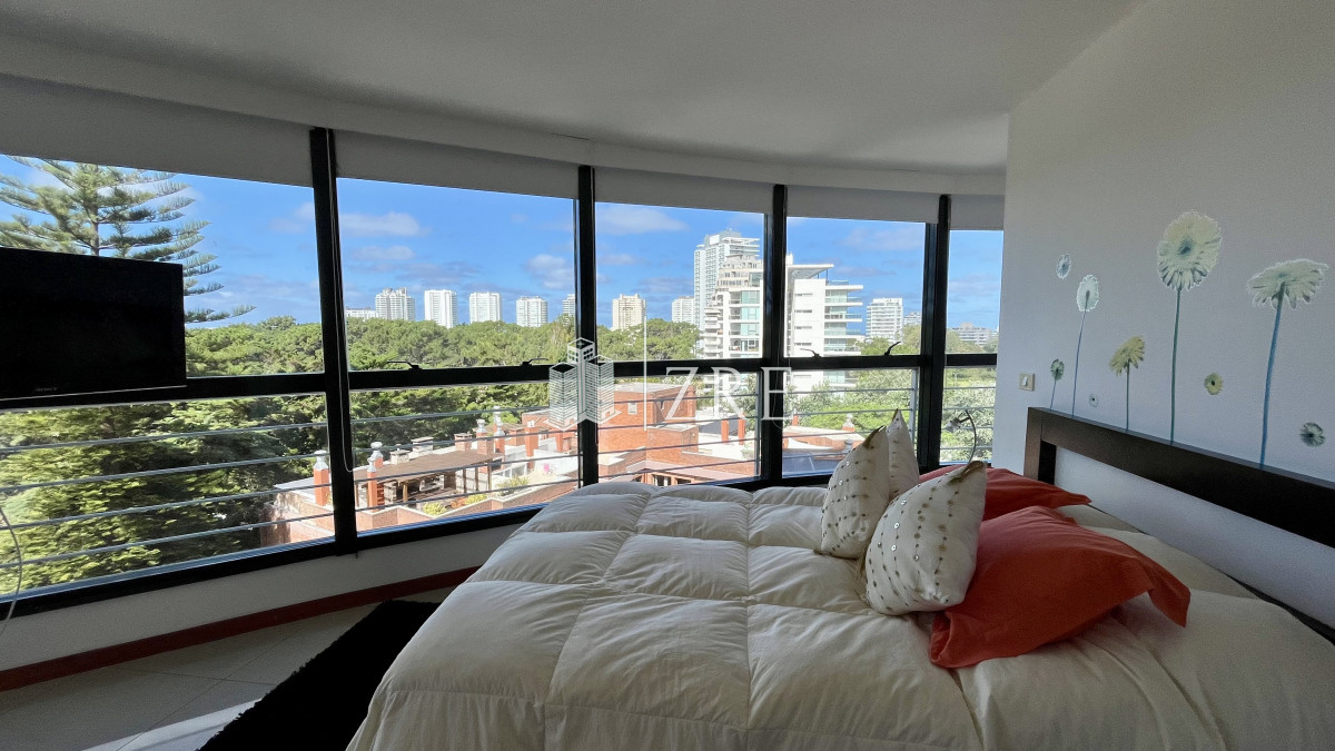 Apartamento ID.20 - Venta Apartamento 3 Dormitorios Punta del Este Av Roosevelt