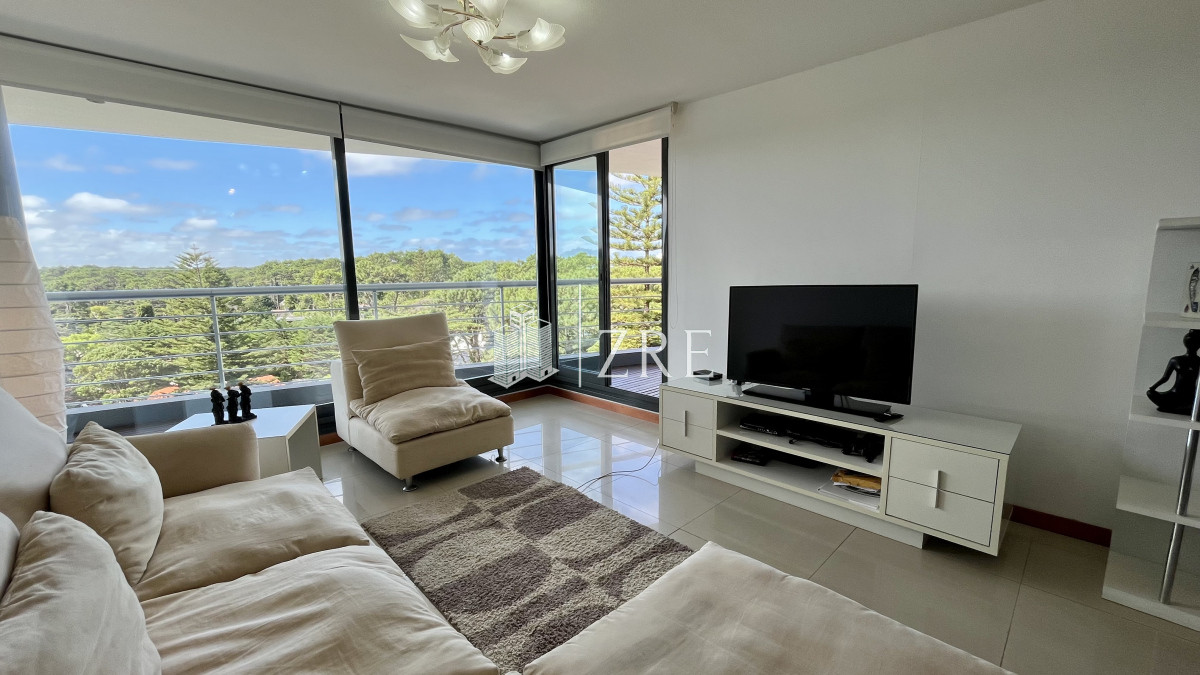 Apartamento ID.20 - Venta Apartamento 3 Dormitorios Punta del Este Av Roosevelt