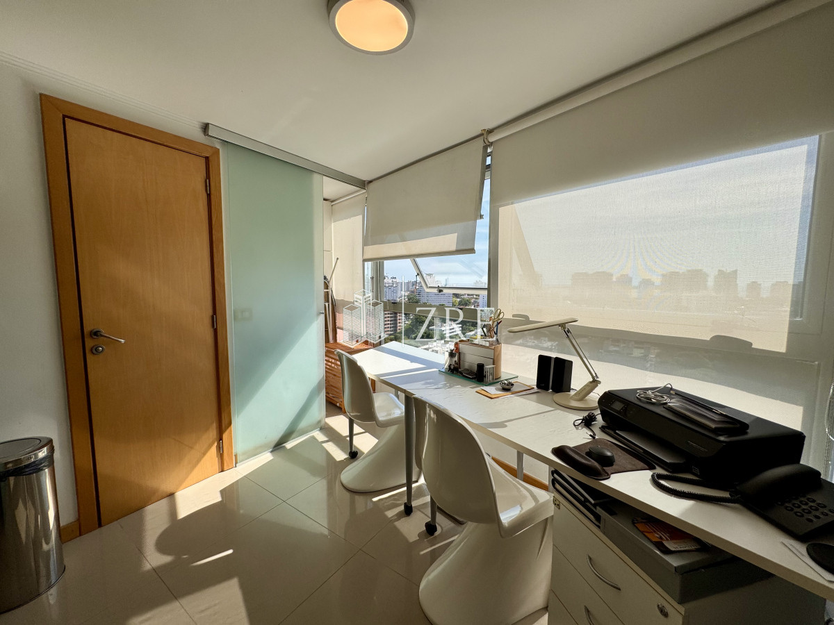 Apartamento ID.1225 - Venta Penthouse 4 dormitorios mas servicio Punta del Este