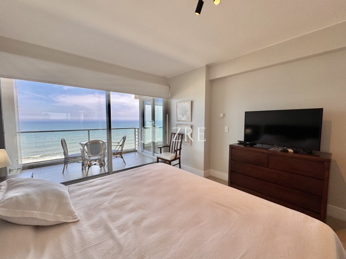 Apartamento ID.17 - Venta Apartamento 2 dormitorios y servicio Le Parc Punta Del Este