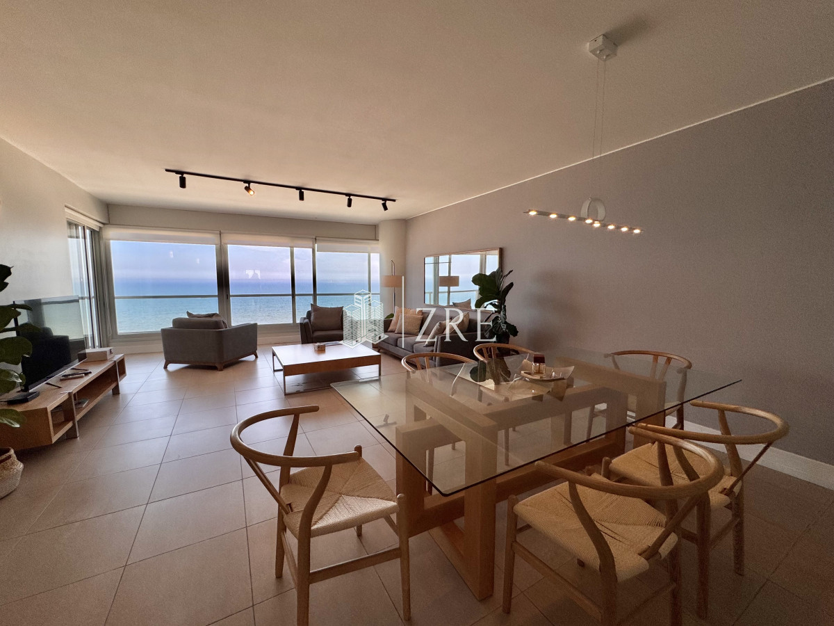 Apartamento ID.17 - Venta Apartamento 2 dormitorios y servicio Le Parc Punta Del Este