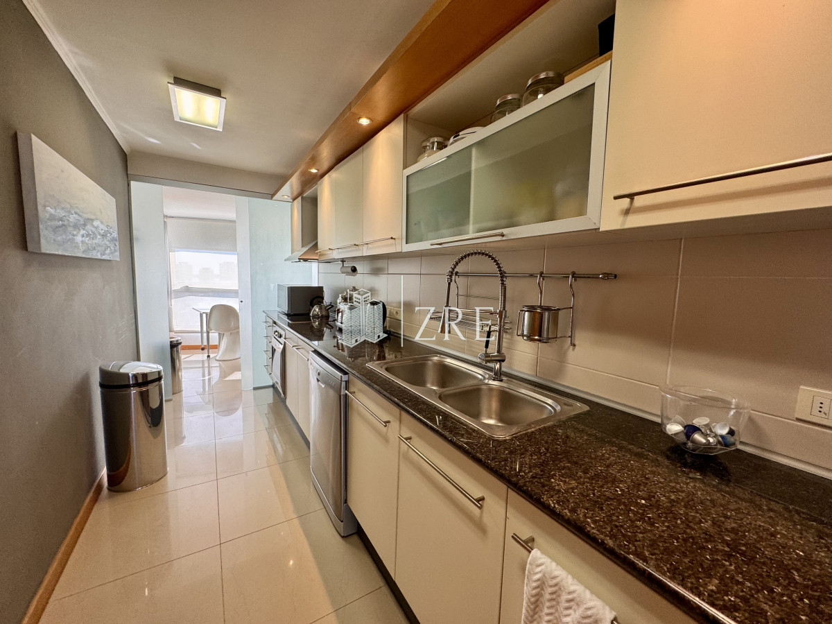 Apartamento ID.1225 - Venta Penthouse 4 dormitorios mas servicio Punta del Este