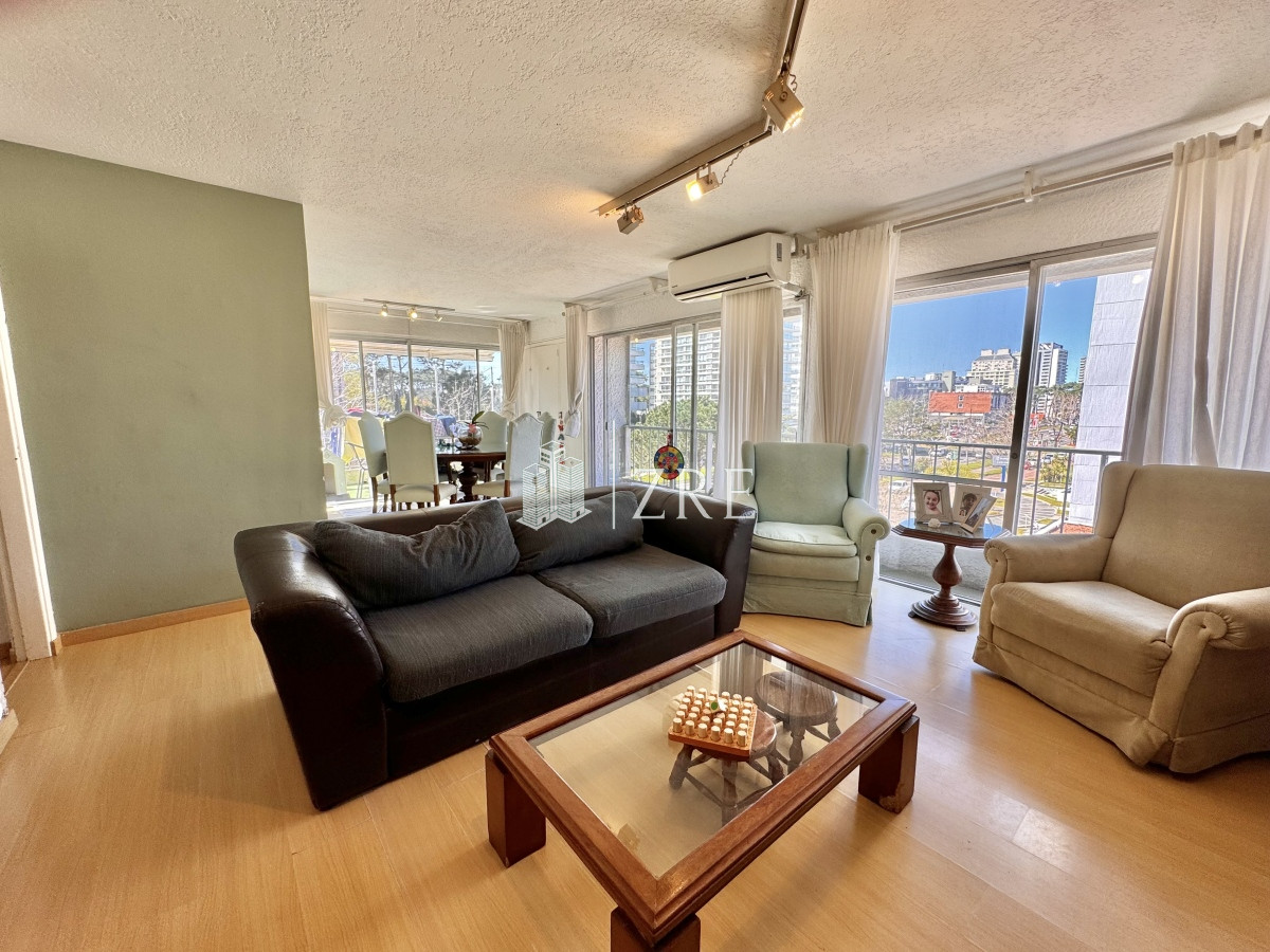 Apartamento ID.6 - Venta Apartamento 3 dormitorios Punta del Este