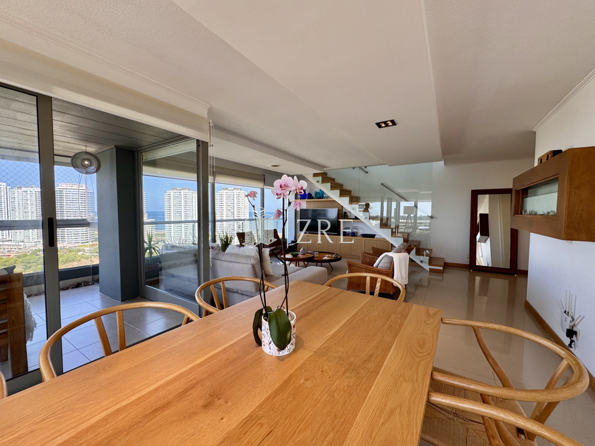 Apartamento ID.1225 - Venta Penthouse 4 dormitorios mas servicio Punta del Este