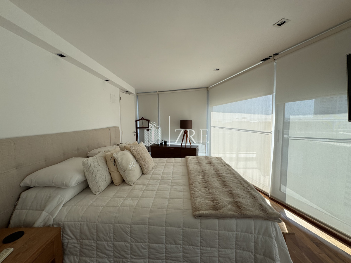 Apartamento ID.1225 - Venta Penthouse 4 dormitorios mas servicio Punta del Este