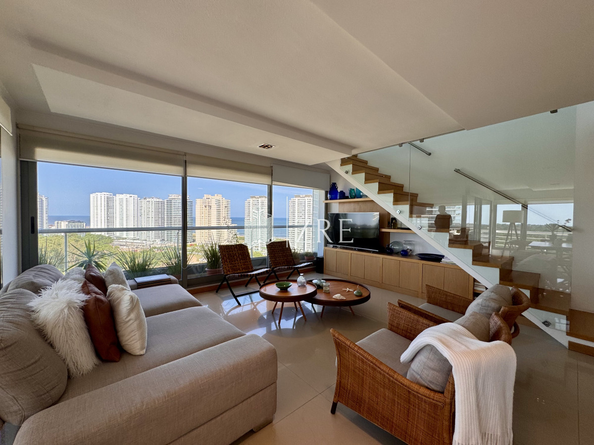 Apartamento ID.1225 - Venta Penthouse 4 dormitorios mas servicio Punta del Este