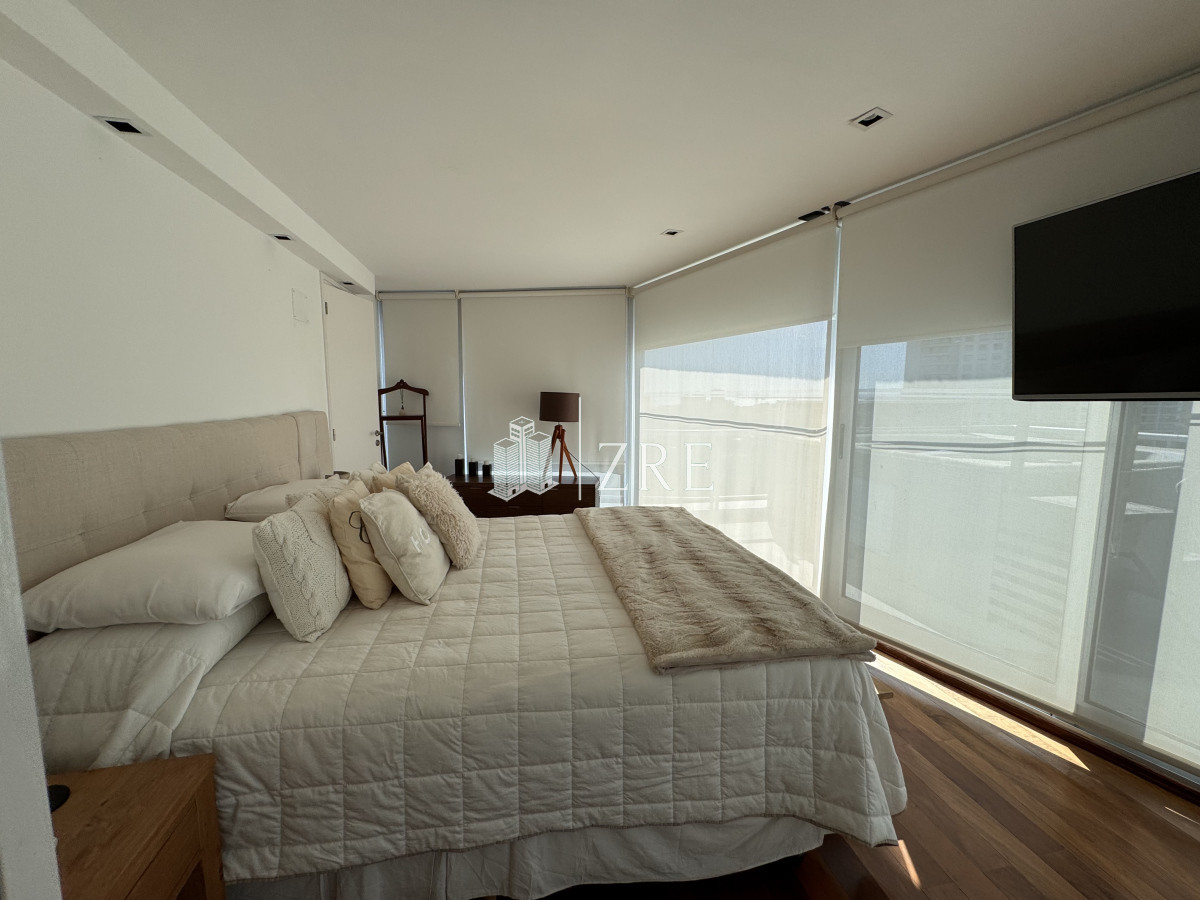 Apartamento ID.1225 - Venta Penthouse 4 dormitorios mas servicio Punta del Este