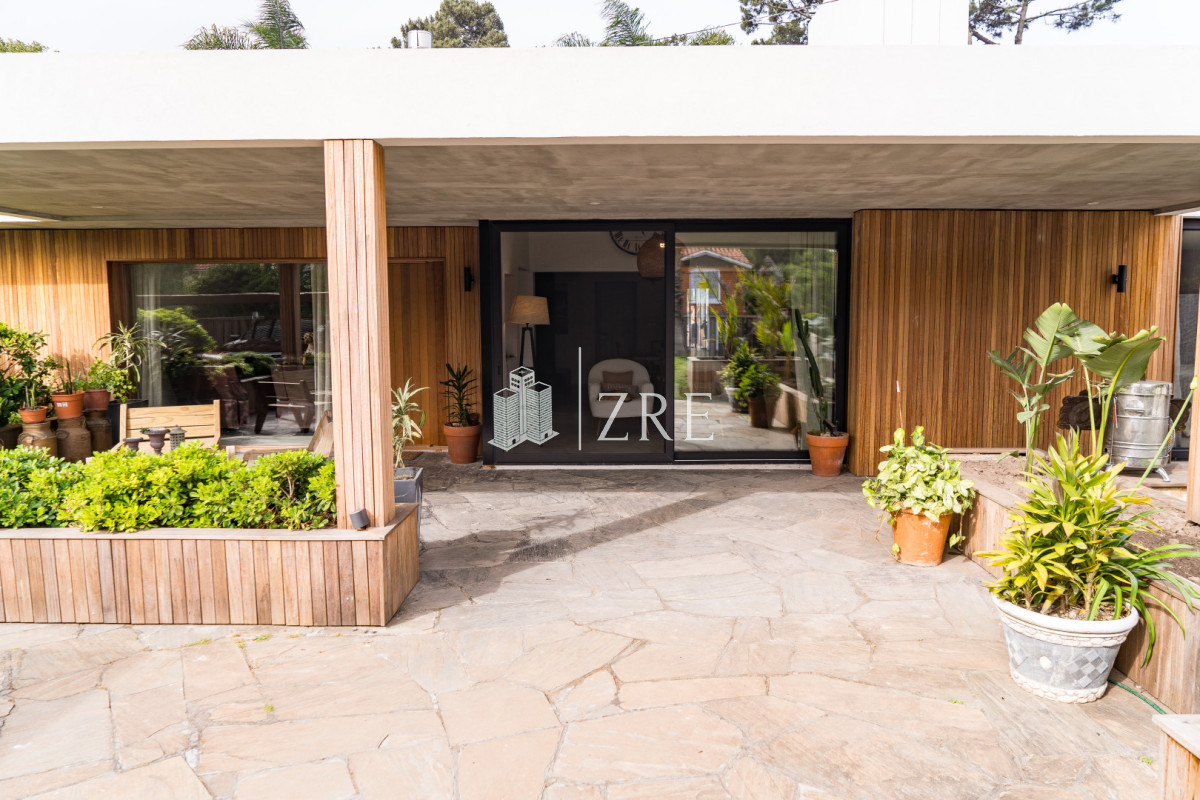 Casa ID.1273 - Venta Casa 4 dormitorios mas dependencia Punta del Este