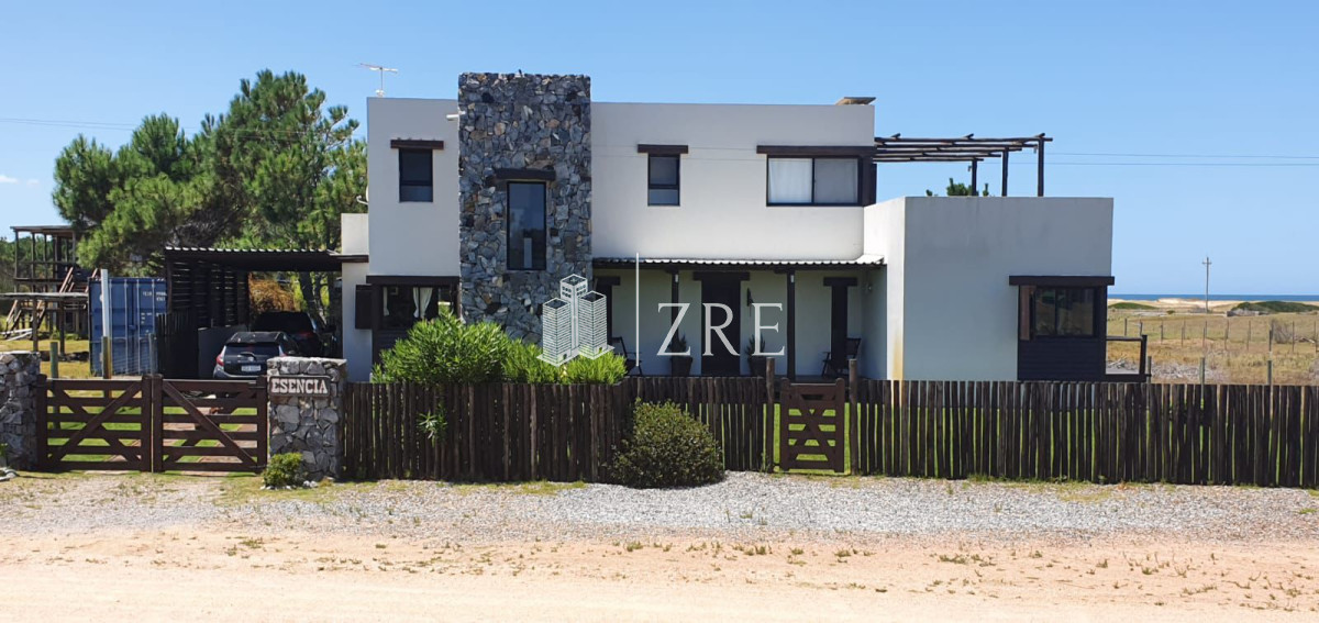 Casa ID.28 - ESPECTACULAR CHALET EARENAS DE JOSE IGNACIO 