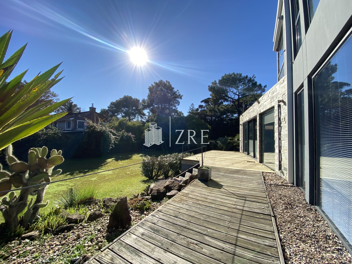 Casa ID.13 - Casa Venta 2 dormitorios + servicio Punta del Este