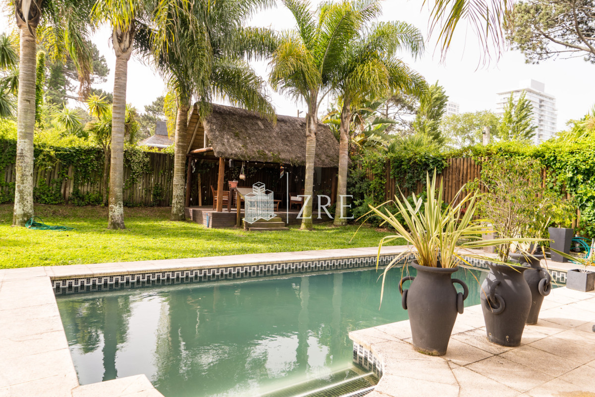 Casa ID.1273 - Venta Casa 4 dormitorios mas dependencia Punta del Este