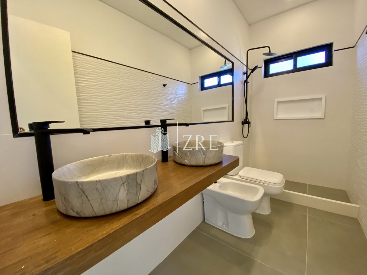 Casa ID.3 - Venta casa 3 dormitorios mas dependencia Punta del Este
