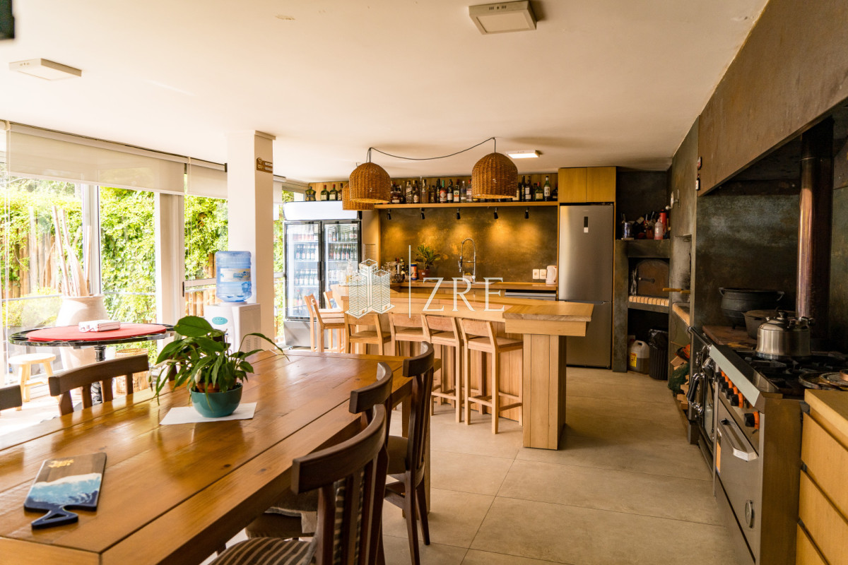 Casa ID.1273 - Venta Casa 4 dormitorios mas dependencia Punta del Este