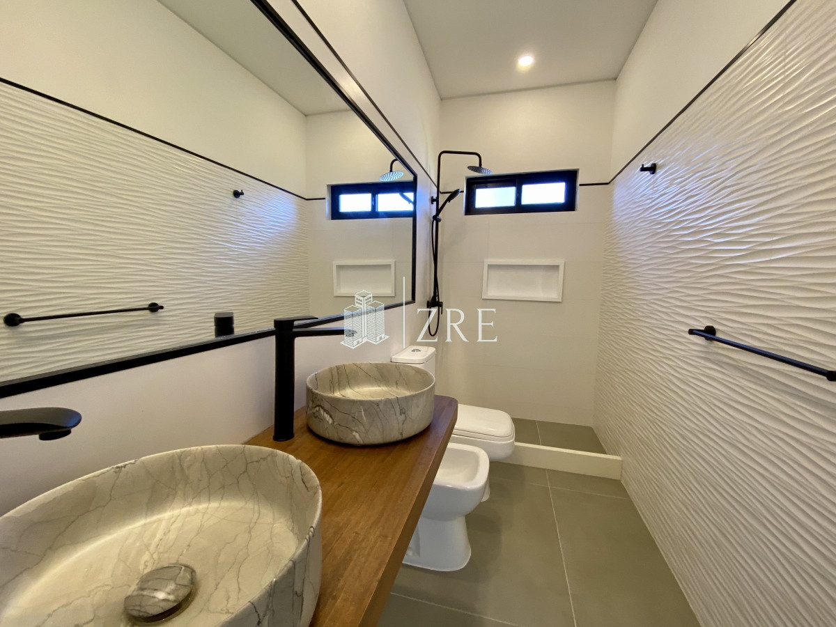 Casa ID.3 - Venta casa 3 dormitorios mas dependencia Punta del Este