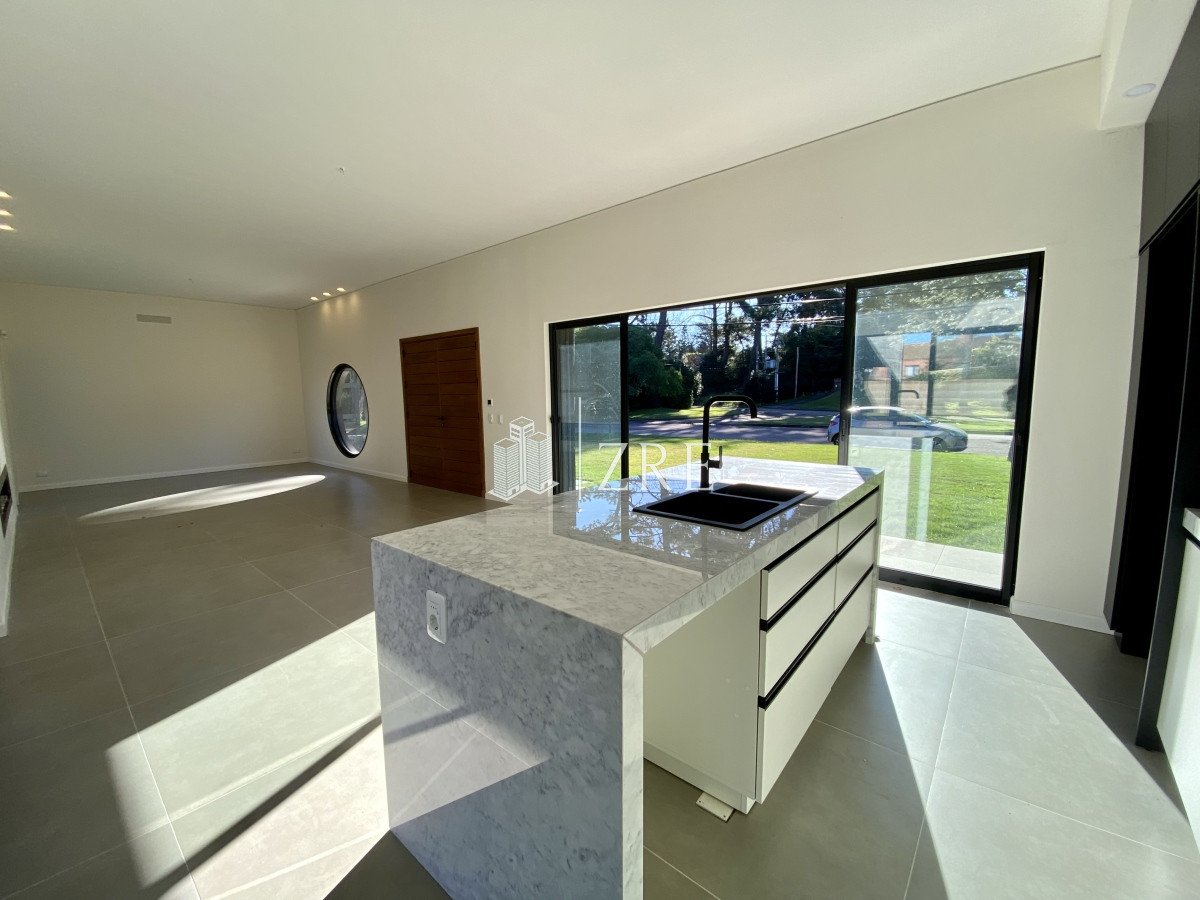 Casa ID.3 - Venta casa 3 dormitorios mas dependencia Punta del Este