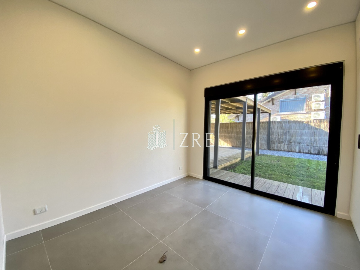 Casa ID.3 - Venta casa 3 dormitorios mas dependencia Punta del Este