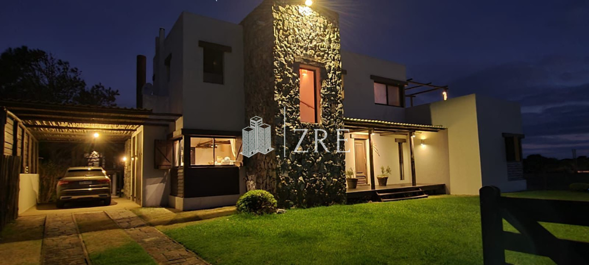 Casa ID.28 - ESPECTACULAR CHALET EARENAS DE JOSE IGNACIO 