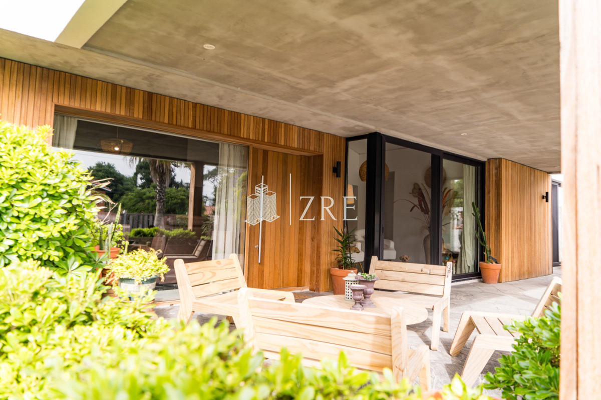 Casa ID.1273 - Venta Casa 4 dormitorios mas dependencia Punta del Este