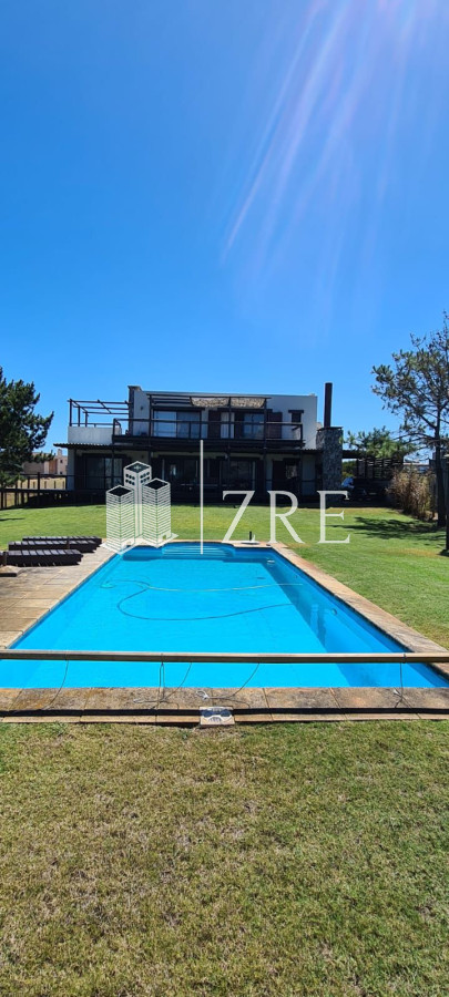 Casa ID.28 - ESPECTACULAR CHALET EARENAS DE JOSE IGNACIO 