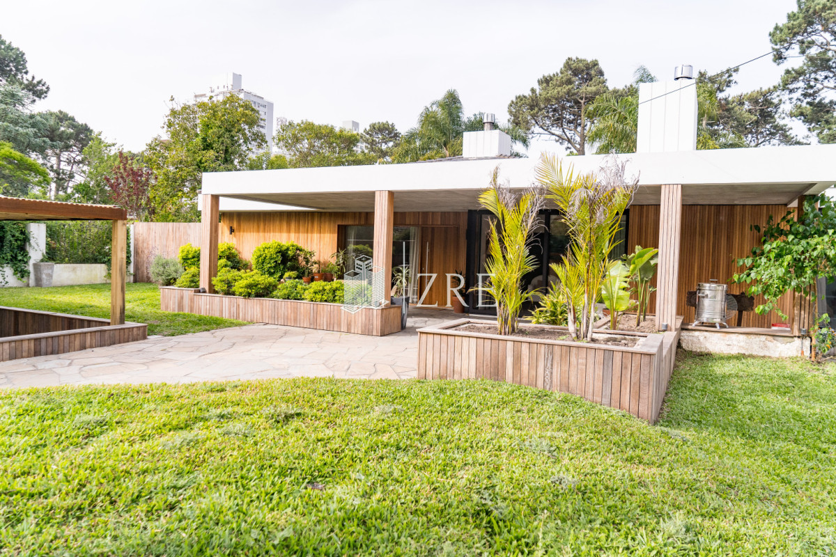 Casa ID.1273 - Venta Casa 4 dormitorios mas dependencia Punta del Este