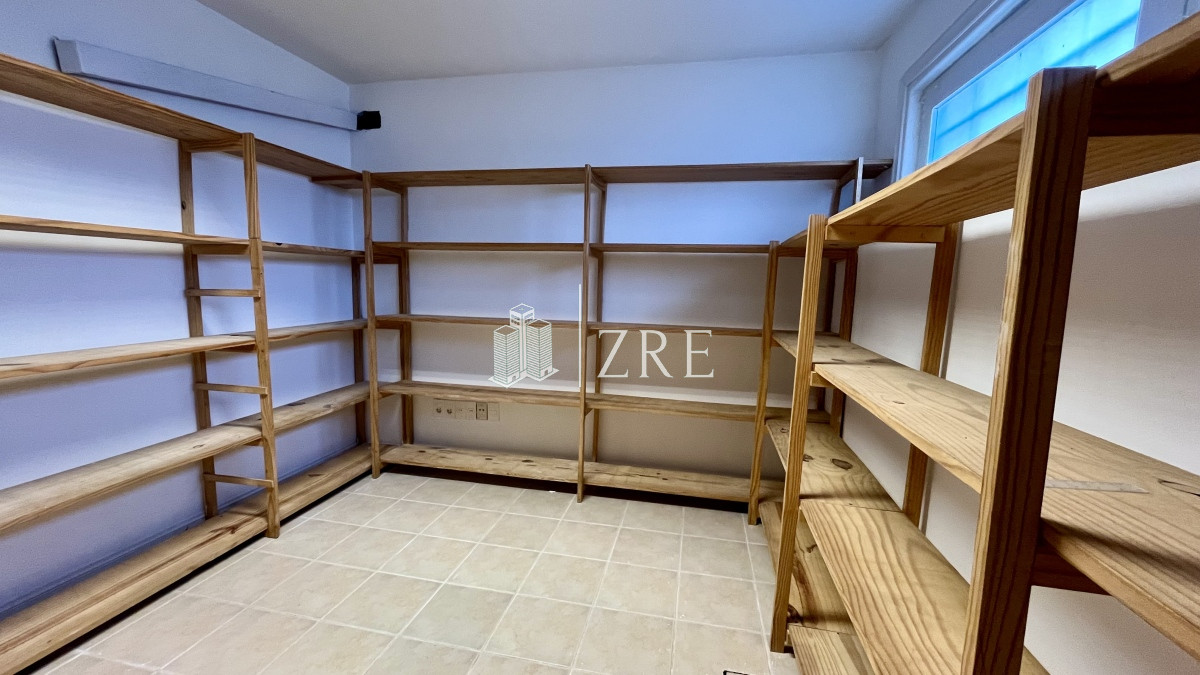 Oficina ID.1060 - Venta - Alquilo - Oficina  Punta del Este