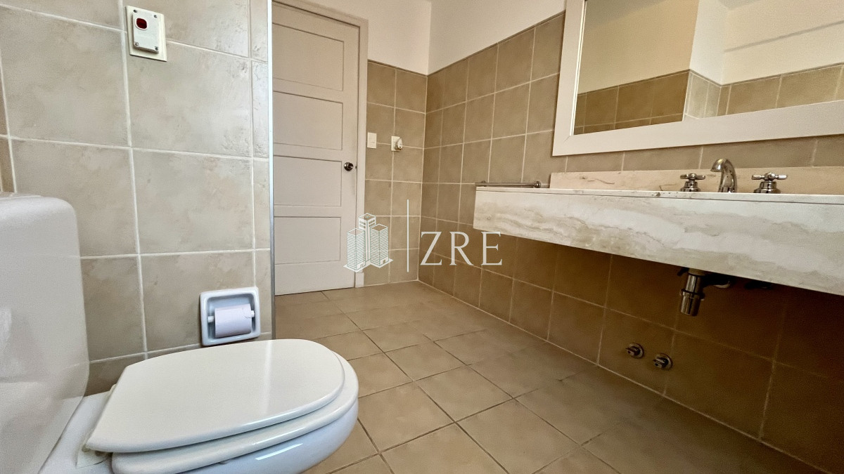 Oficina ID.1060 - Venta - Alquilo - Oficina  Punta del Este