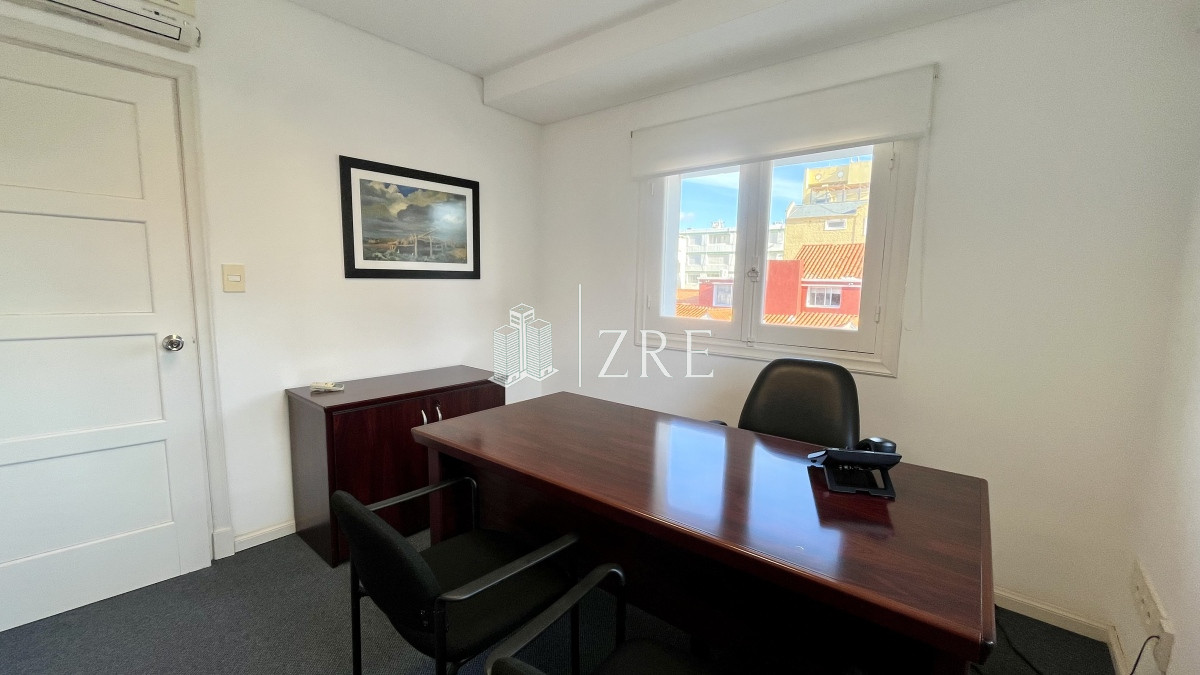 Oficina ID.1060 - Venta - Alquilo - Oficina  Punta del Este