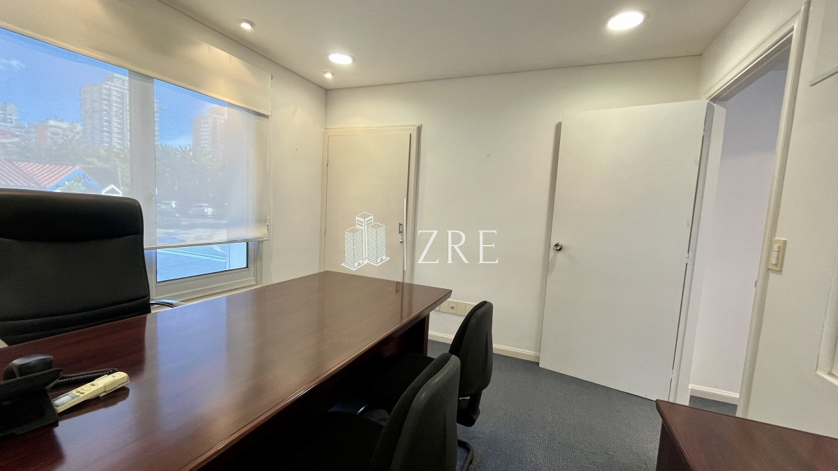 Oficina ID.1060 - Venta - Alquilo - Oficina  Punta del Este