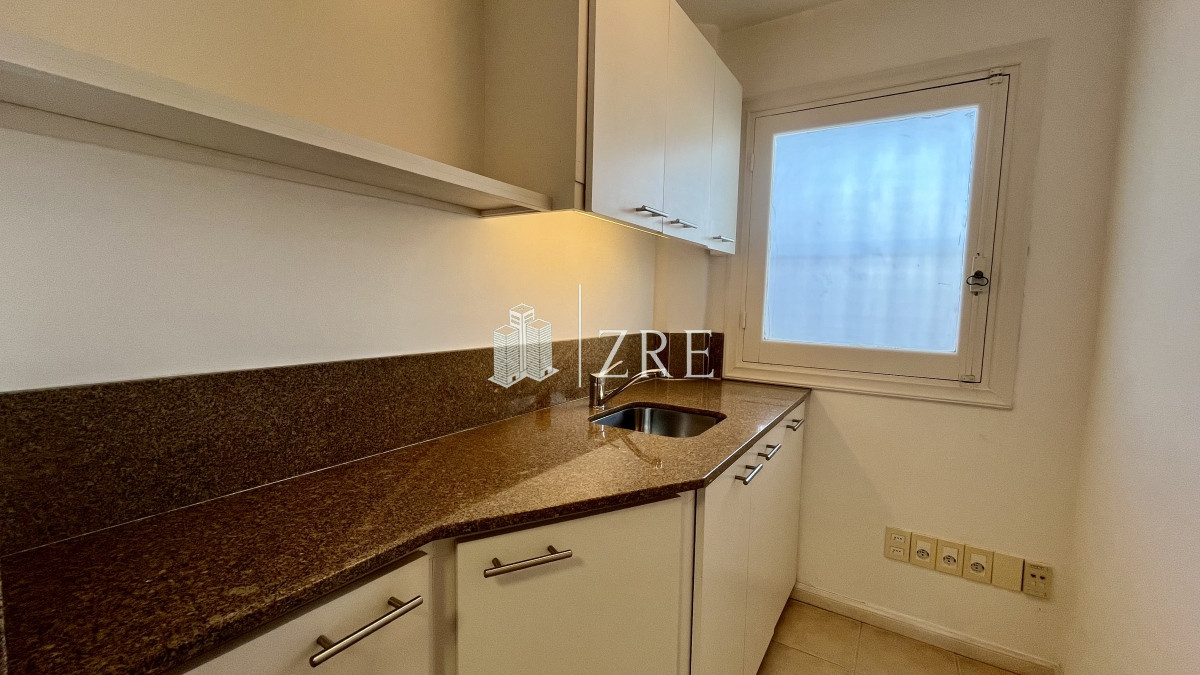 Oficina ID.1060 - Venta - Alquilo - Oficina  Punta del Este