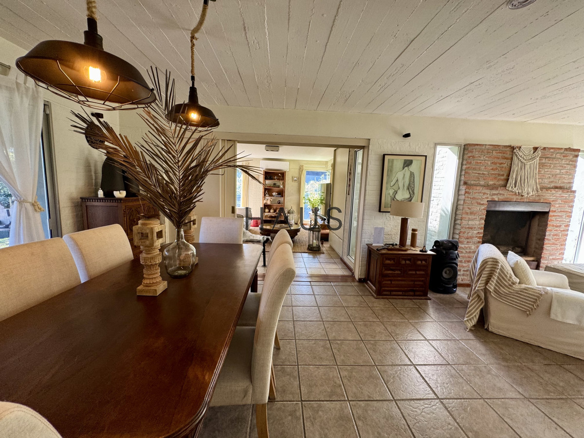 Casa ID.559 - Venta Casa 4 Dormitorios Pinares Punta del Este