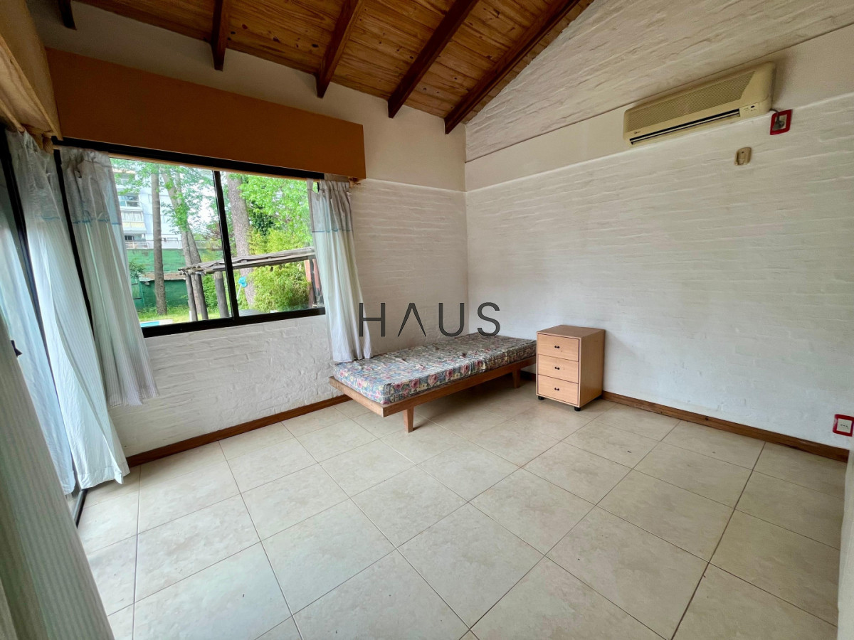 Casa ID.602 - VENTA CASA DE 4 DORMITORIOS PUNTA DEL ESTE 