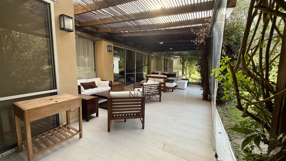 Casa ID.515 - Venta Casa 4 dormitorios Rincón del Indio Punta del Este