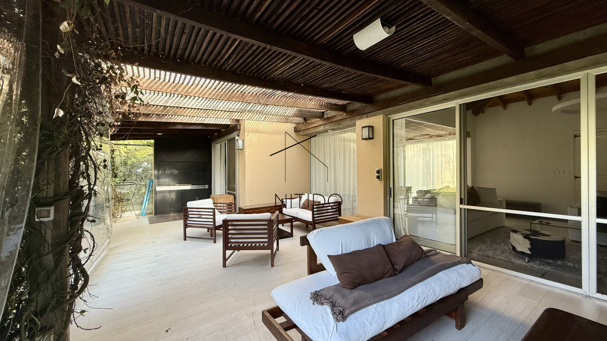 Casa ID.515 - Venta Casa 4 dormitorios Rincón del Indio Punta del Este