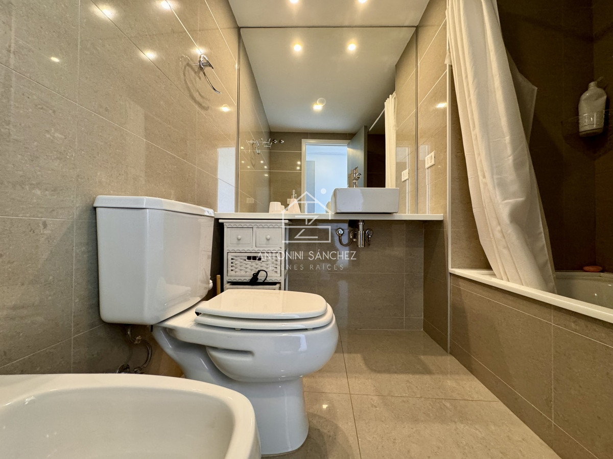 Apartamento ID.1114 - Venta apartamento 2 dormitorios Punta del Este