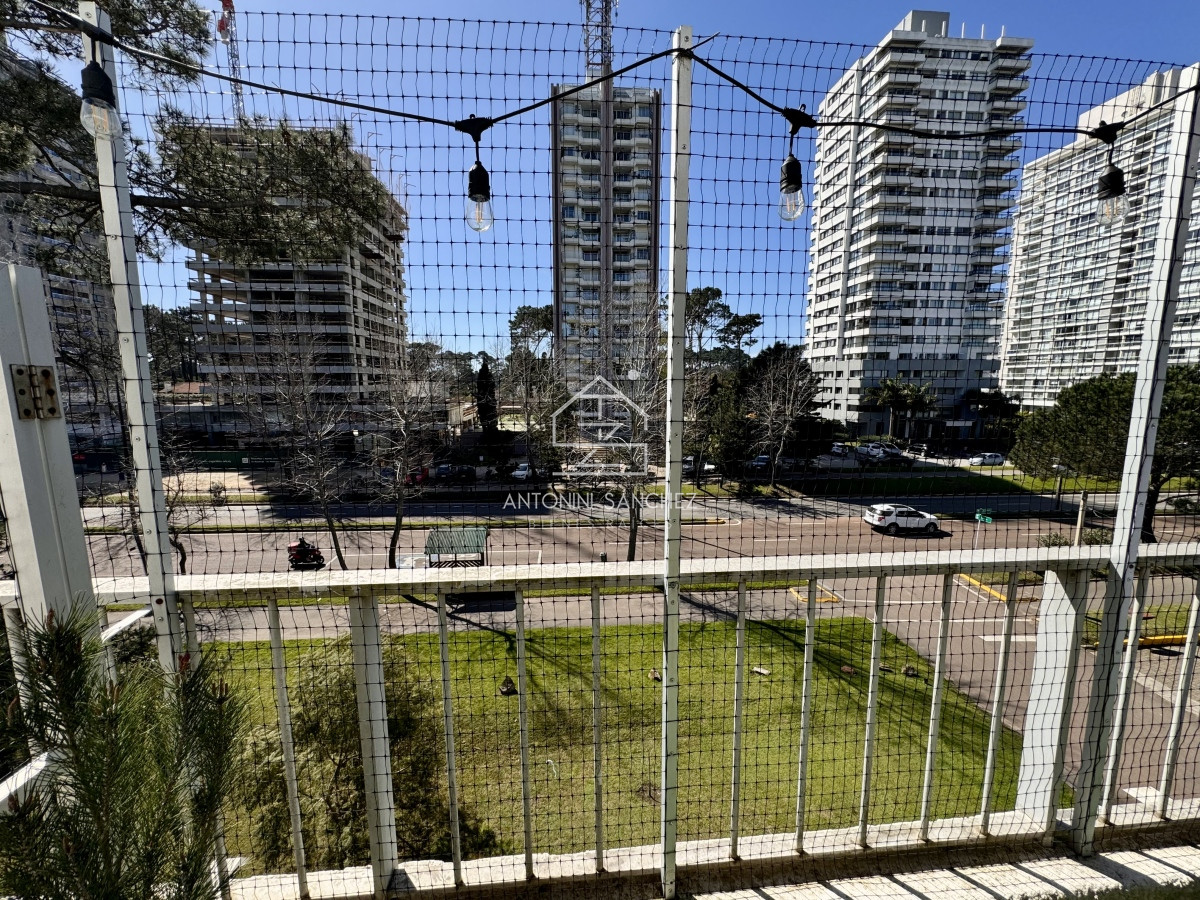 Apartamento ID.1126 - Venta Apartamento 3 dormitorios Punta del Este